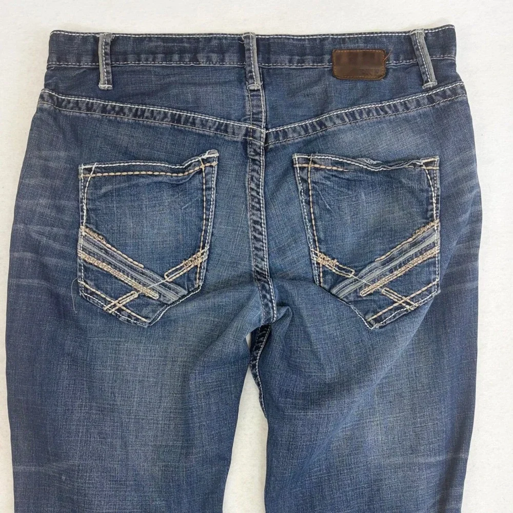 BKE Derek Relaxed Bootcut Jeans Mens 32R Medium Wash Heavy Stitch Western
